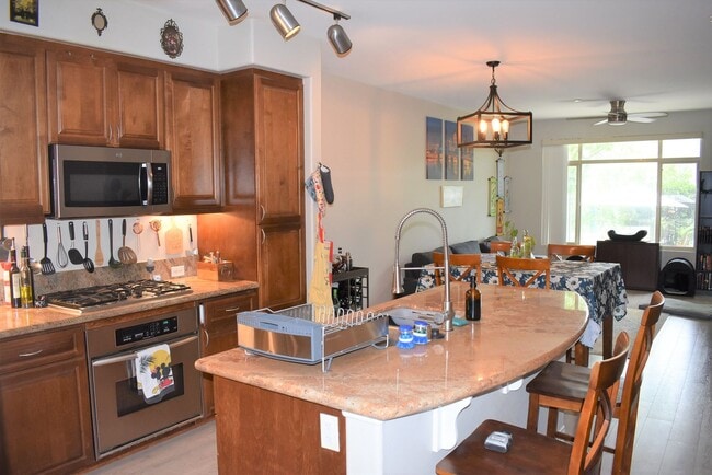 Foto del edificio - 8355 Station Village Ln