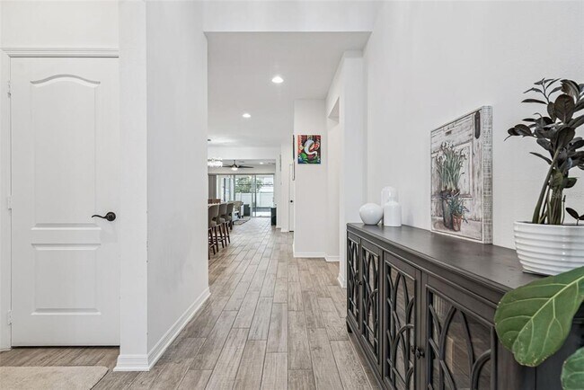 Foto del edificio - 2615 Pinyonpine Ln
