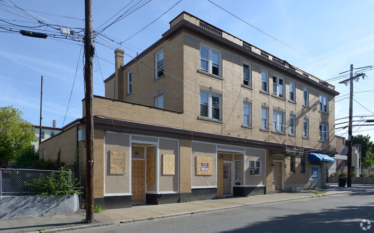 Building Photo - M Pari Building