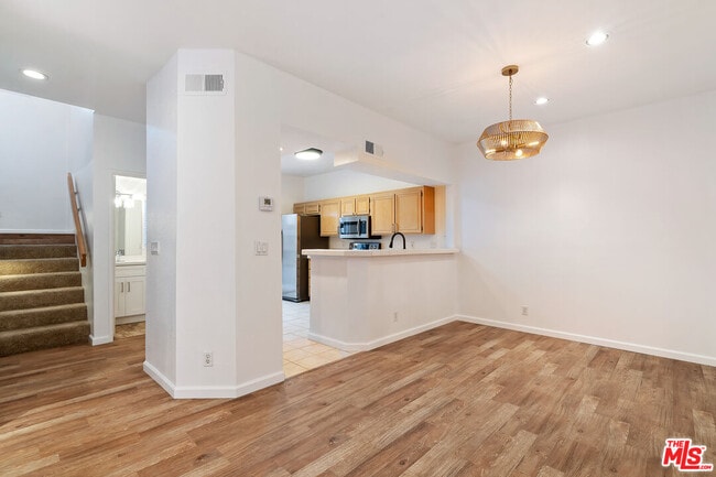 Building Photo - 5480 Spanish Oak Ln