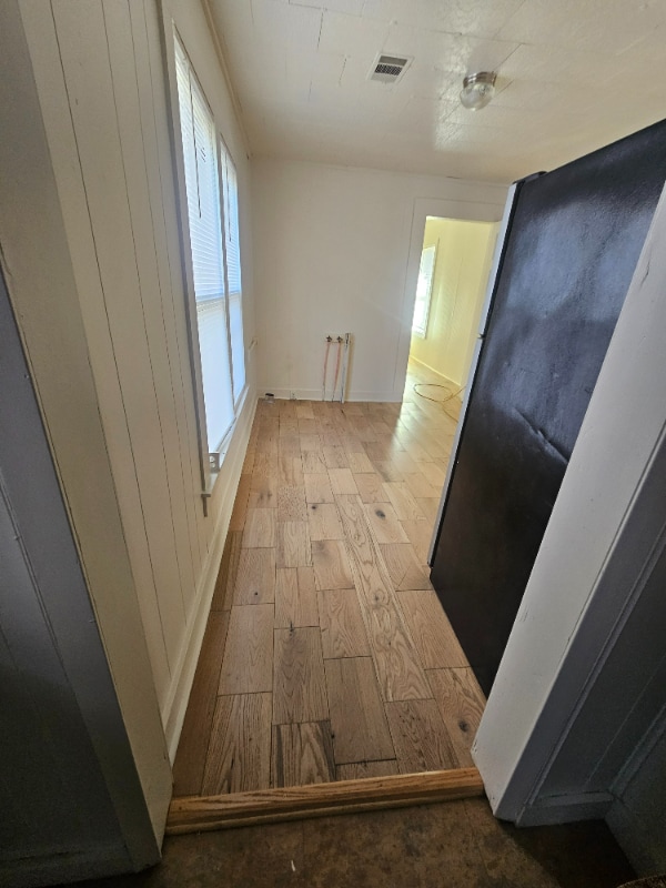 Building Photo - 321 W Elm St