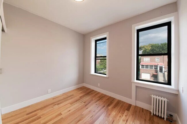 Foto del edificio - 4119 Barnes Avenue
