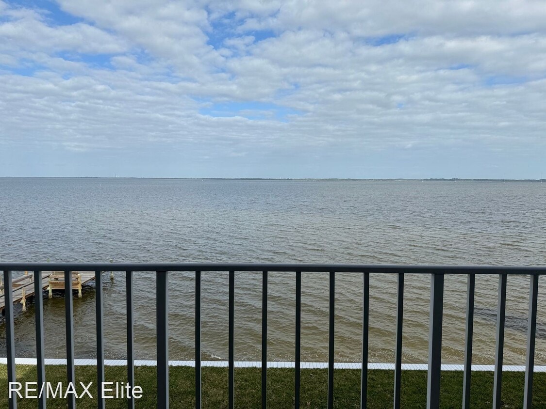 Primary Photo - 2 br, 2 bath House - 6850 N Highway 1 #5302