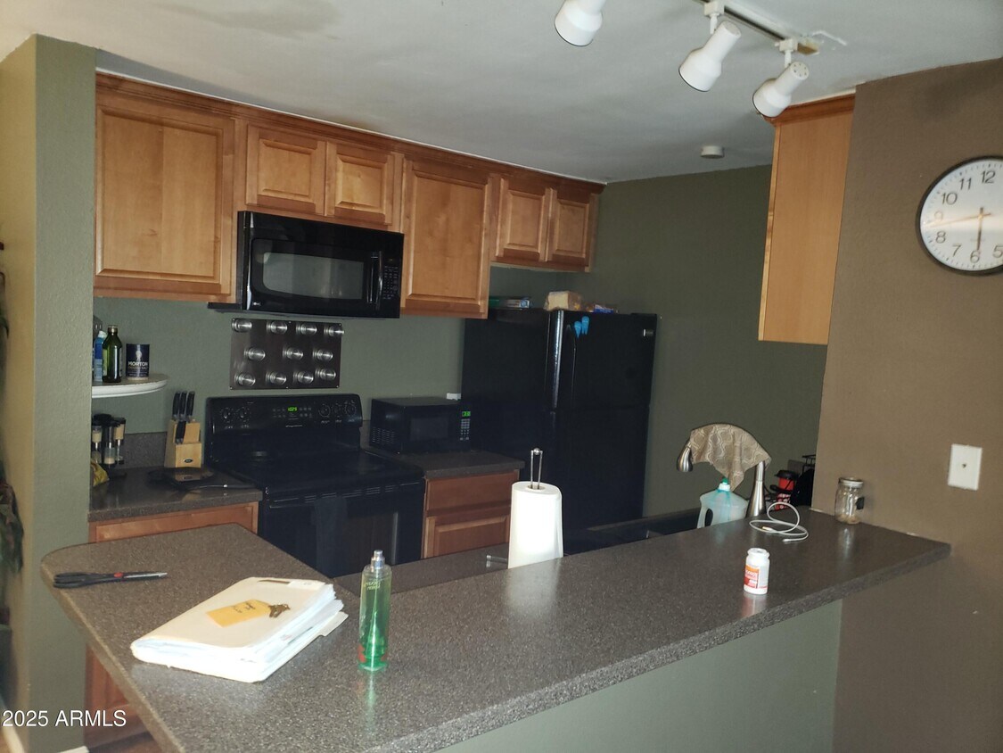 Primary Photo - 8055 E Thomas Rd