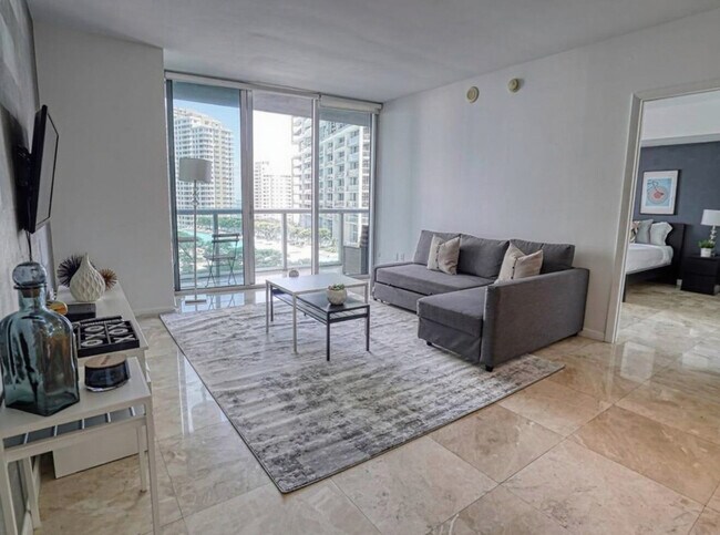 Building Photo - 485 Brickell Ave