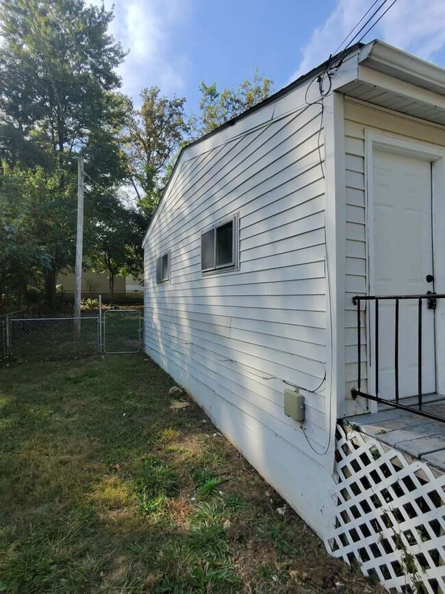 Foto del edificio - Spacious and Comfortable Living on Buddie Avenue