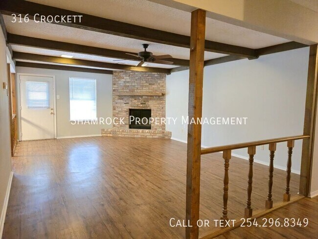 Building Photo - Hewitt 3-Bedroom