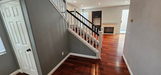 Building Photo - SAN DIEGO / SERRA MESA  - STONECREST VILLA...