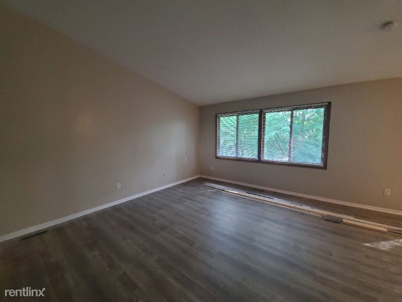 Foto principal - 4 br, 2 bath House - 1840 55th st E