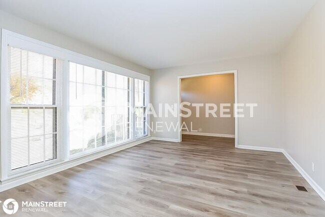 Foto del edificio - 255 Willow Lane, Nashville, TN 37211
