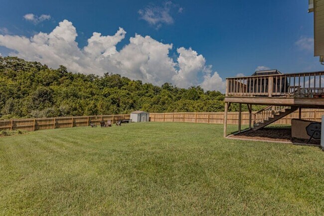 Building Photo - 4BR, 2.5 Ba home in the Saddlebrook Ridge ...