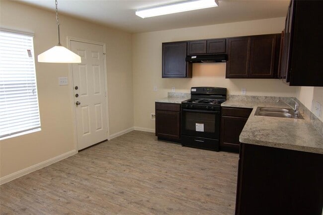 Foto del edificio - 4207 Silver Ranch Rd