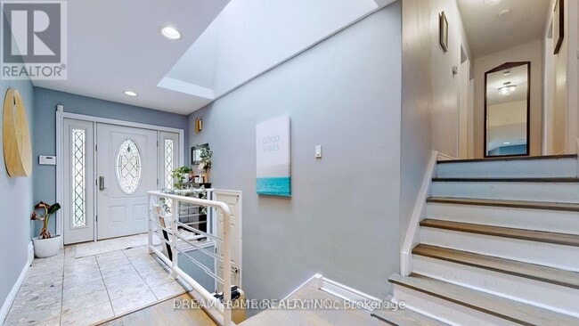 Building Photo - 24 Morewood Crescent