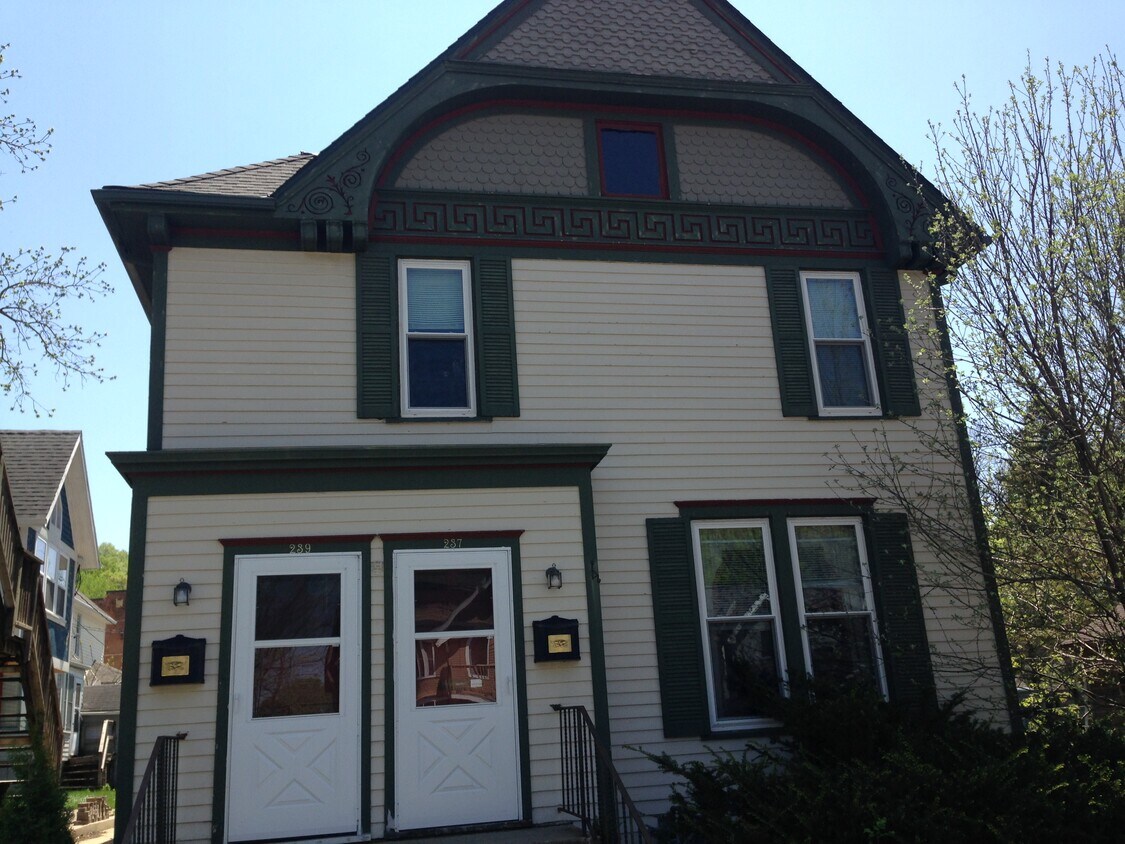 Primary Photo - 239 Lincoln St