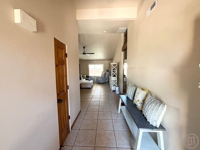 Foto del edificio - Beautiful home in La Verkin with all the v...