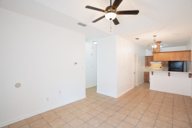 Building Photo - 604 Buena Vista Dr