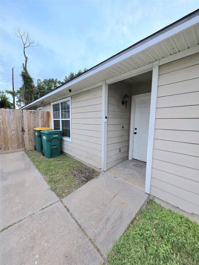 Foto del edificio - 5335 Cherie Crest Ct