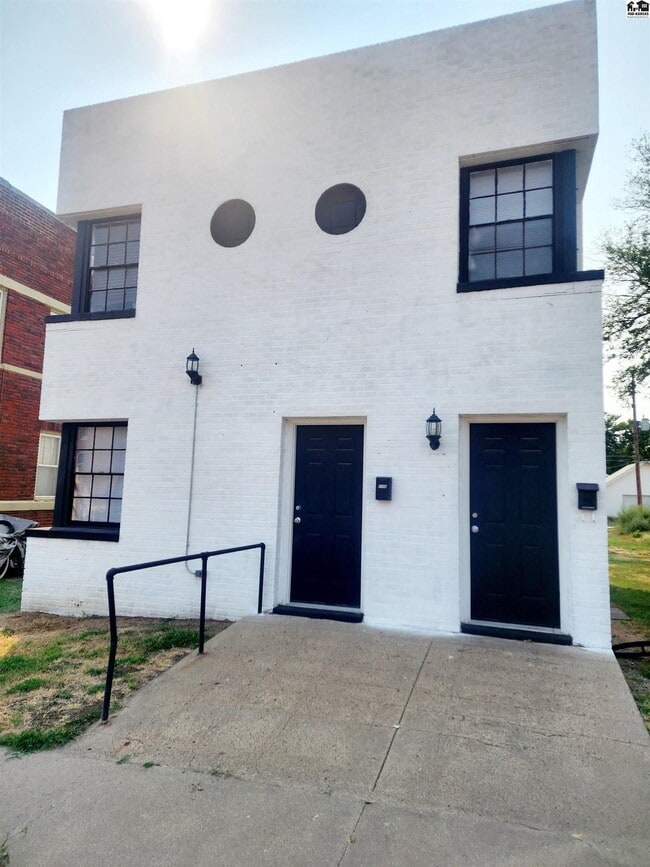 Frente del edificio - 209 West Ave S