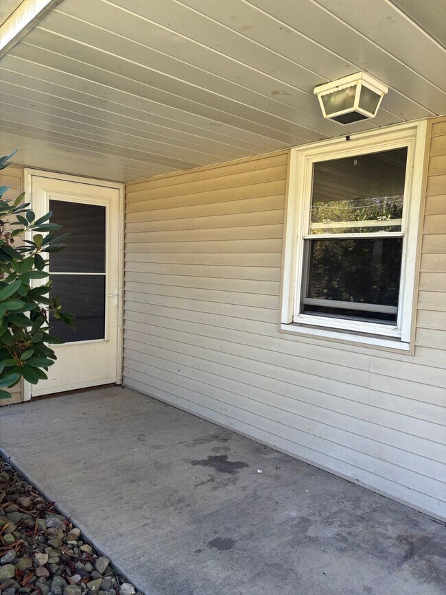 Foto del edificio - 326 Mohawk School Rd