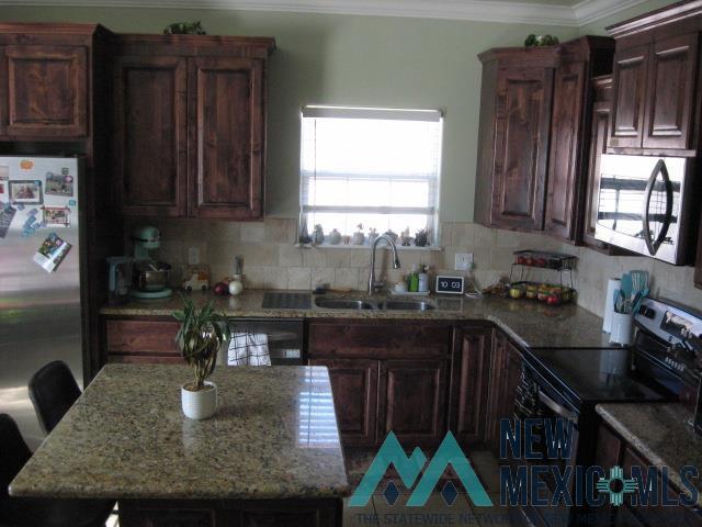 Building Photo - 213 Almond Tree Ln