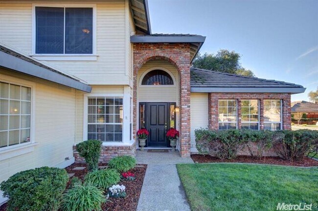 Building Photo - 5600 Montclair Cir