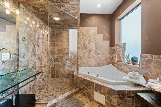 Building Photo - 2031 W Coulter St