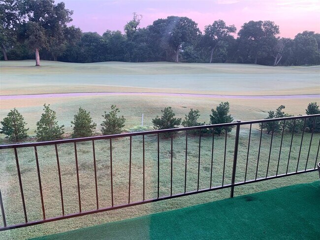 Building Photo - 4038 Ridglea Country Club Dr