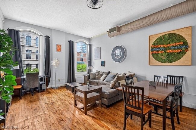 Building Photo - 408 W St Clair Ave