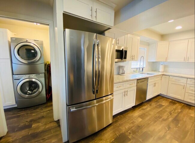 Kitchen, washer, dryer. - 11712 Magnolia St
