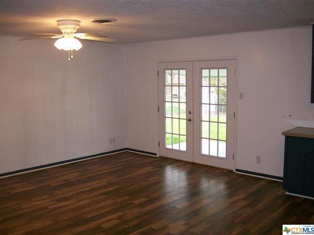Building Photo - 311 W Killen Ln