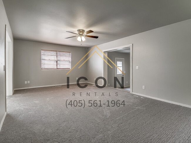 Building Photo - 2513 SW 69th St