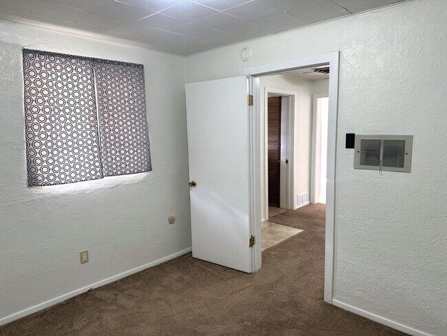 Foto del edificio - 2425 Mountain Rd NW