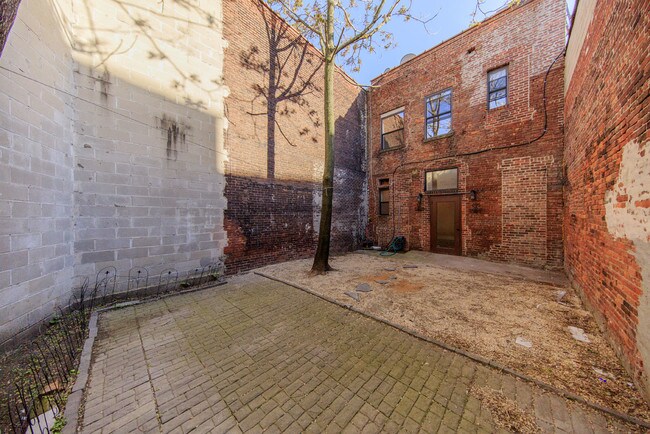 Building Photo - 79 Grand St