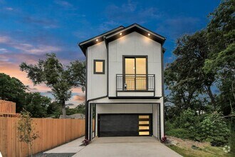 Building Photo - 8311 Venus St