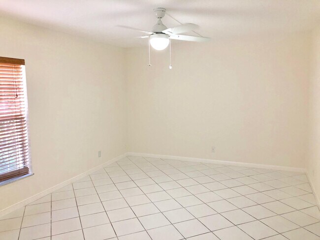 Foto del edificio - 2900 Fiore Way