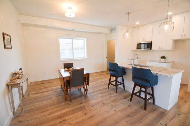 Foto del edificio - 127 12th St NW