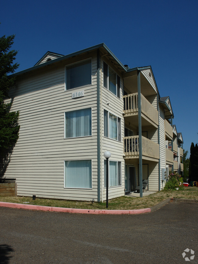 Building Photo - Hillsdale Heights