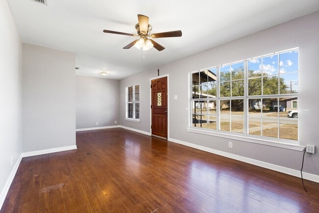 Building Photo - 210 Dryden Dr