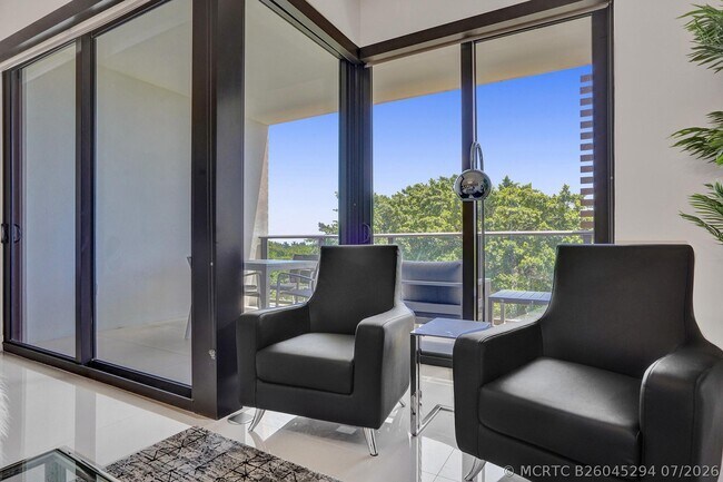 Foto del edificio - 3040 N Ocean Blvd