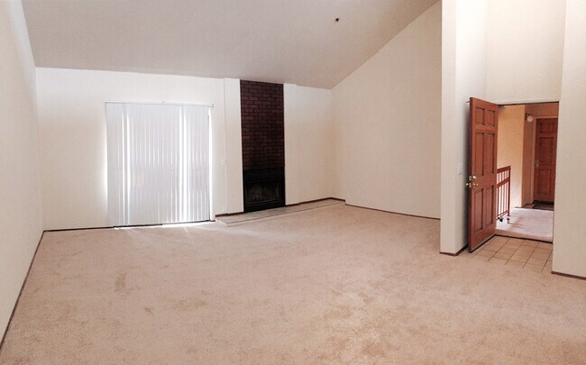 Foto del edificio - 2 Bedroom Condo Near Apple with Cupertino ...
