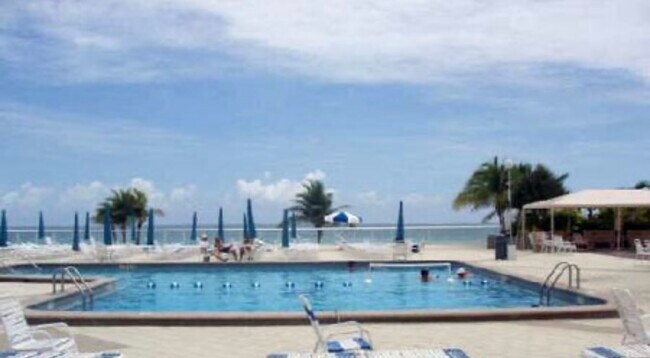 Foto del edificio - 2030 S Ocean Dr