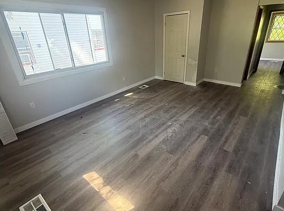Foto del edificio - 4424 E 144th St