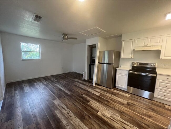 Building Photo - 2422 Dixie Ave