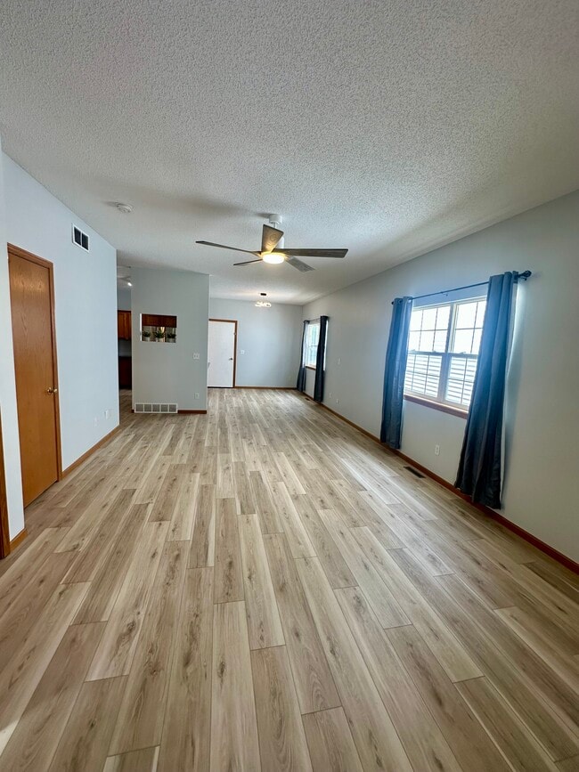 Foto del edificio - 2786 Irving Ave