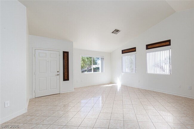 Foto del edificio - 7900 White Grass Ave