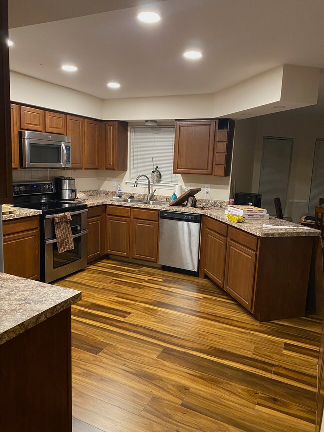 Building Photo - Highland Parkway