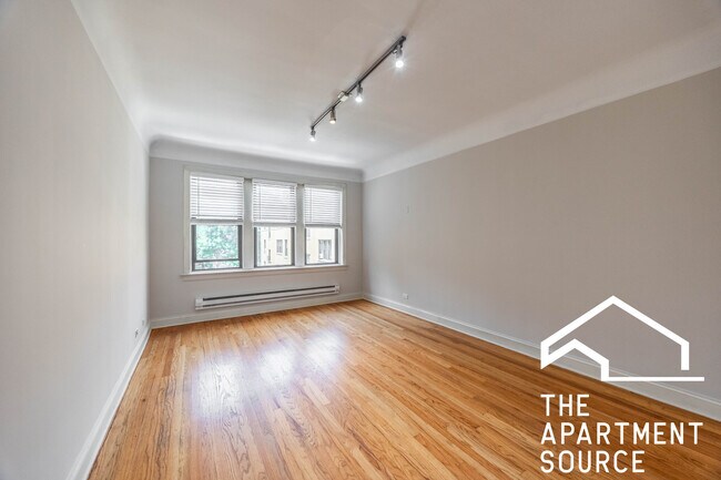 Foto del edificio - 2331 N Rockwell St