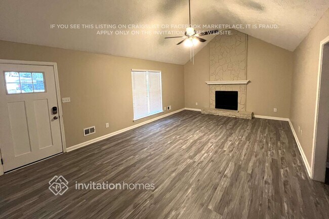 Building Photo - 352 McKenzie Dr