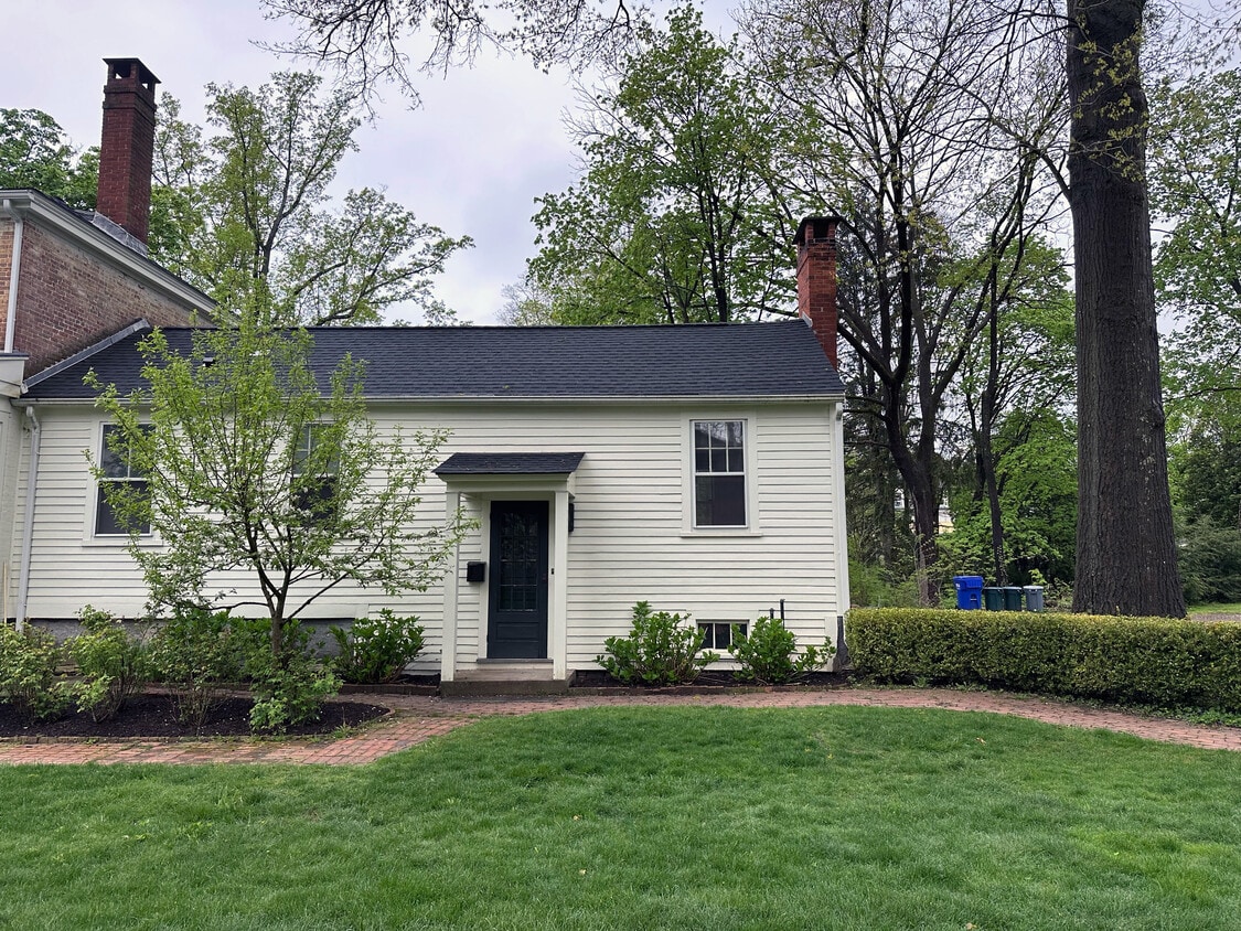 Primary Photo - 111 Amity St