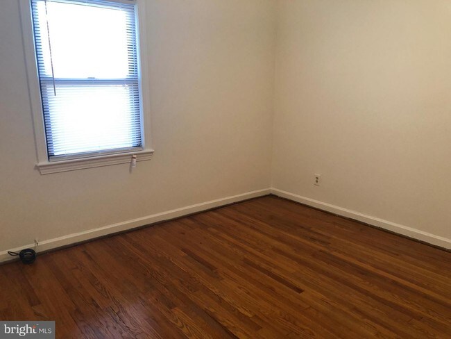 Foto del edificio - 8301 Garland Ave